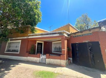 Casa · 99m² · 3 Ambientes · 2 Cocheras · Casa en Castelar Norte