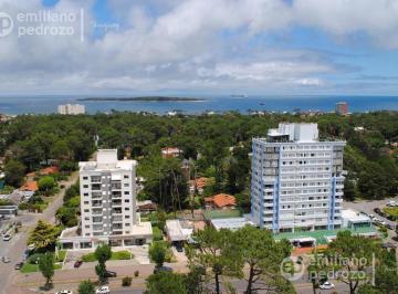 Departamento · 143m² · 5 Ambientes · 1 Cochera · Departamento - Roosevelt