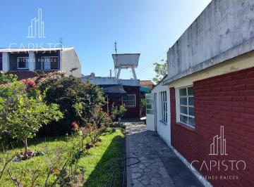 Casa · 78m² · 3 Ambientes · 3 Cocheras · Casa en Jose León Suarez con Quincho y Garage Zona Ra Oportunidad!