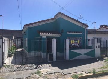 Casa · 90m² · 2 Ambientes · 1 Cochera · Hermoso Chalet 2 Amb + Depto 3 Amb en Excelente Ubicacion