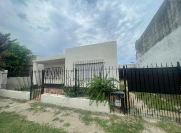 Casa · 230m² · 3 Ambientes · 1 Cochera · Casa 3 Ambientes en Venta - General Rodriguez