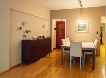 Departamento · 115m² · 4 Ambientes · Amplio Piso de Tres Ambientes Mas Dependencia