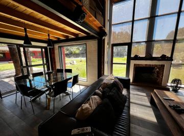 Casa de 7 ambientes, Villa Allende · Casa a La Venta en Villa Allende Golf