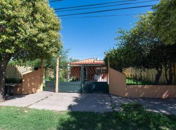 Casa · 91m² · 3 Ambientes · 1 Cochera · Casa Barrio "Cayetano Silva"