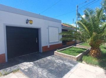 Casa · 130m² · 3 Ambientes · 3 Cocheras · Se Vende Casa Zona Centro San Luis