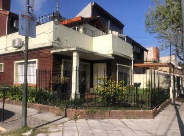 Casa · 150m² · 4 Ambientes · Casa - Vict. - B. Centro