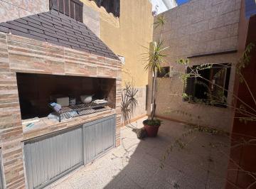 PH · 128m² · 7 Ambientes · Venta Casa de Pasillo 2 Dorm. con Patio