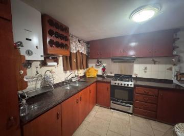 PH · 128m² · 7 Ambientes · Venta Casa de Pasillo 2 Dorm. con Patio