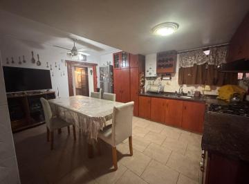 PH · 128m² · 7 Ambientes · Venta Casa de Pasillo 2 Dorm. con Patio