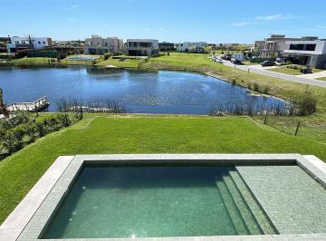 Casa · 360m² · 6 Ambientes · 2 Cocheras · Casa en Venta en Costas, Puertos, Escobar