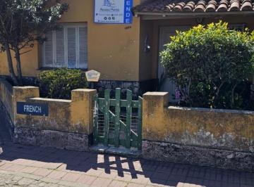 Casa · 70m² · 4 Ambientes · 1 Cochera · Casa de 4 Ambientes Oportunidad!