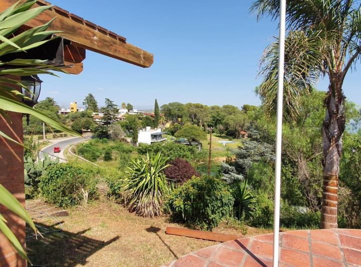 Casa · 250m² · 5 Ambientes · 2 Cocheras