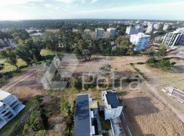 Terreno · 1726m² · Lote Multifamiliar en Venta en Pinamar
