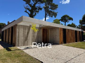 Casa · 138m² · 4 Ambientes · Casa Venta en Pinamar Norte
