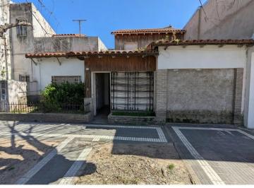 Casa · 120m² · 4 Ambientes · 2 Cocheras · Casa en Venta Héroes de Malvinas Al 2400, Lanús Este 4 Amb