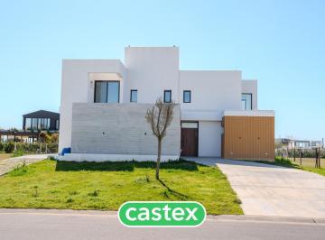 Casa · 326m² · 5 Ambientes · 2 Cocheras · Casa en Venta en Riberas, Puertos