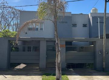 Casa de 5 ambientes, La Plata · Duplex de 3 Dormis en Venta