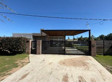 Casa · 176m² · 3 Ambientes · La Estancia 2, Roldan, Casa 2 Dorm. + Comodín