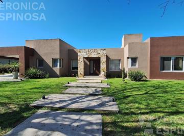 Casa · 150m² · 3 Ambientes · 4 Cocheras · Casa en Club de Campo Haras San Pablo - Venta - Dos Dorm. - General Rodriguez