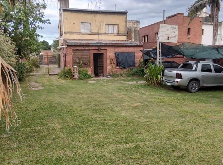Terreno · 400m² · 9 Ambientes