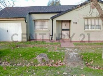Casa · 120m² · 3 Ambientes · 3 Cocheras · Casa en Venta en Atalaya Magdalena de 2 Dorm.