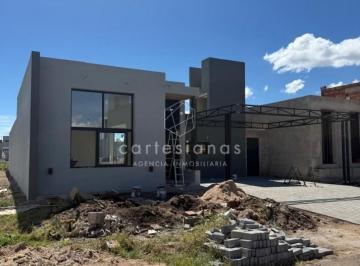 Casa · 139m² · 4 Ambientes · 2 Cocheras · Nobu Town Docta Casa en Planta Baja 3 Dorm | en Contruccion (Casi Lista)