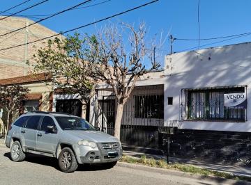 Casa · 220m² · 4 Ambientes · 1 Cochera · Casa con Depto Independiente en Villa María – Oportunidad
