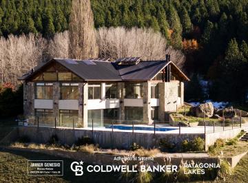 Casa · 790m² · Venta/club House 950 m² Terreno 3300 m² Los Ñires San Martin de Los Andes.