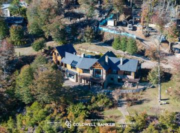 Casa · 400m² · 9 Ambientes · 2 Cocheras · Venta Casa 400 m² Lote 6353 m² B° Las Pendientes Ski Village 5 Dorm. San Martin de Los Andes