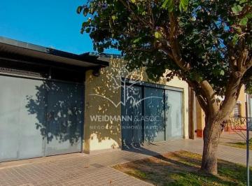 Casa · 193m² · 6 Ambientes · 2 Cocheras · Casa en Venta, Barrio Sargento Cabral, Santa Fe