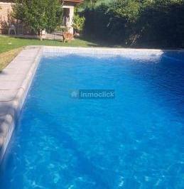 Casa de 5 ambientes, Maipú · Residencia de Categoría en El Corazón de Maipú: un Oasis de Luz y Naturaleza