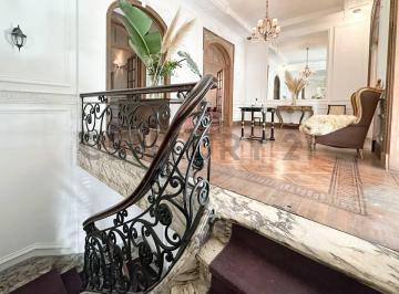 Oficina comercial · 442m² · 10 Ambientes · Venta de Petit Hotel Frances en Recoleta