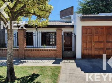 Casa · 261m² · 4 Ambientes · 5 Cocheras · Venta Casa - Lisandro Olmos Etcheverry