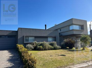 Casa · 500m² · 5 Ambientes · 2 Cocheras · Casa en Venta Fincas de Iraola II