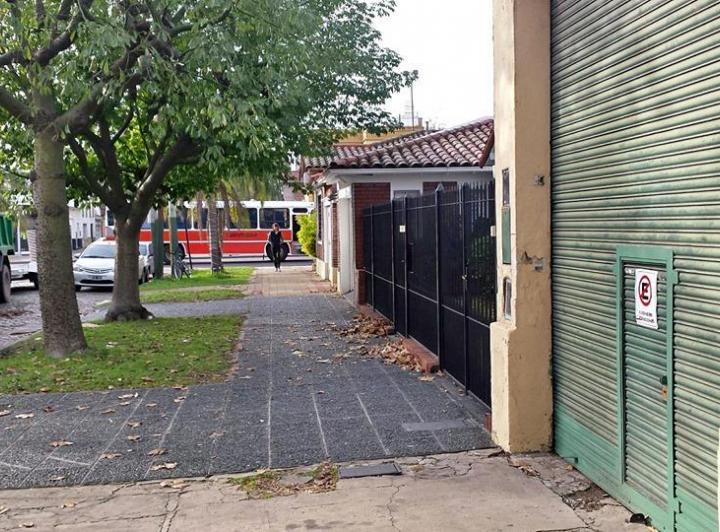Bodega-Galpón · 90m² · 2 Ambientes · 3 Cocheras