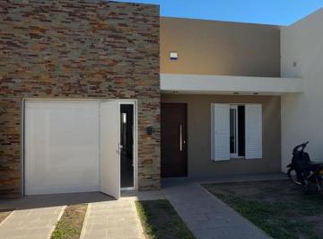 Casa · 114m² · 10 Ambientes · 1 Cochera · PH a La Venta