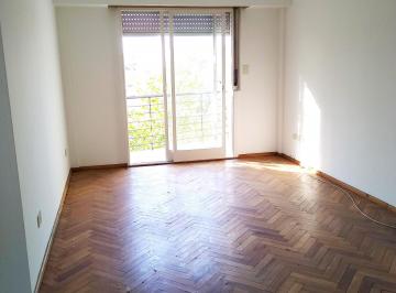 Departamento en Venta de 3 ambientes · Venta! Departamento 3 Ambientes Al Frente con Balcón y Cochera - Flores