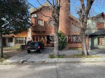 Casa · 210m² · 4 Ambientes · 1 Cochera · Venta Casa 4 Ambientes Ramos Mejia