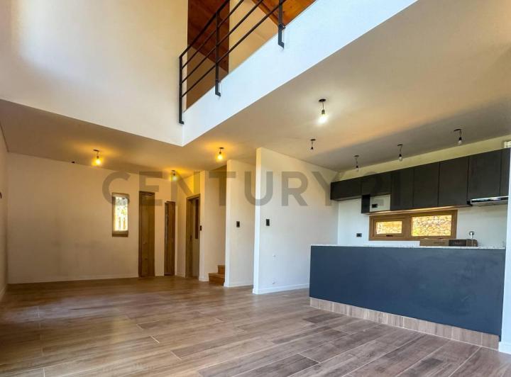 Casa · 122m² · 4 Ambientes · 1 Cochera