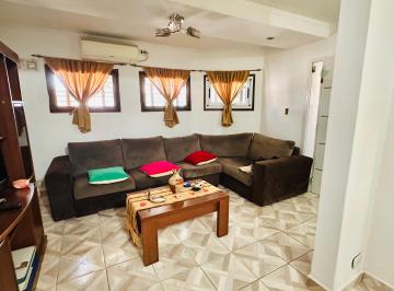 Casa de 5 ambientes, La Plata · Casa en Venta 2 Dorm. con Garage y Departamento Independiente Apto Banco