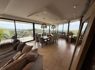 Casa de 4 ambientes, La Calera · La Cuesta - Venta Casa de Diseño y Categoria