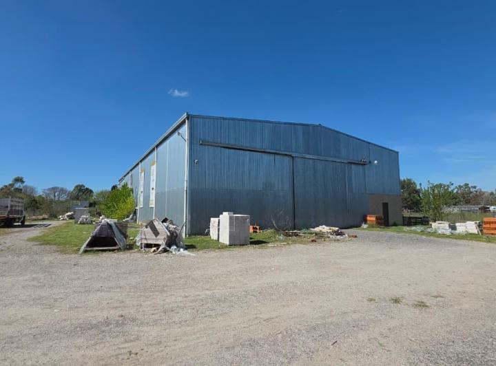Bodega-Galpón · 885m²