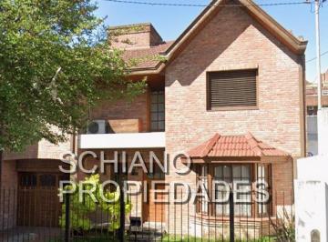 Casa de 4 ambientes, Quilmes · Chalet en Dos Plantas con Tres Dorm. en Quilmes Centro.