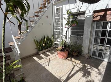 PH · 191m² · 5 Ambientes · Venta PH, 2 Unidades, 5 Amb. Posibilidad Terraza Propia. Gran Potencial! Monte Castro