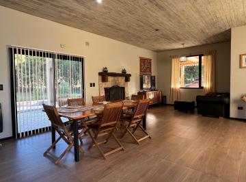 Casa · 150m² · 4 Ambientes · 1 Cochera · Casa en Venta en Nayades Pinamar, con Pisicina y Gas Natural, 3 Dorm.