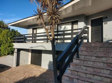 Casa · 470m² · 5 Ambientes · 1 Cochera · Casa en Pinamar Zona Golf