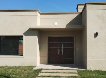 Casa · 160m² · 3 Ambientes · Calle 17 y 4