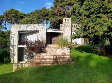 Casa · 285m² · 6 Ambientes · 4 Cocheras · Gulliver 940 B5 Pinamar