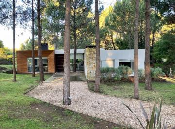 Casa · 135m² · 4 Ambientes · Deportivo 306