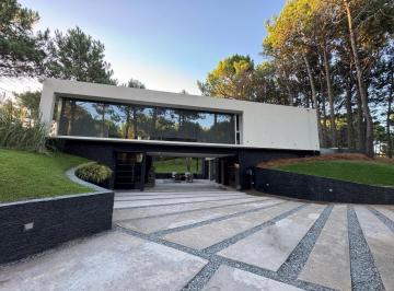 Casa · 320m² · 6 Ambientes · 4 Cocheras · Costa Esmeralda - Barrio Deportivo I Lote 347